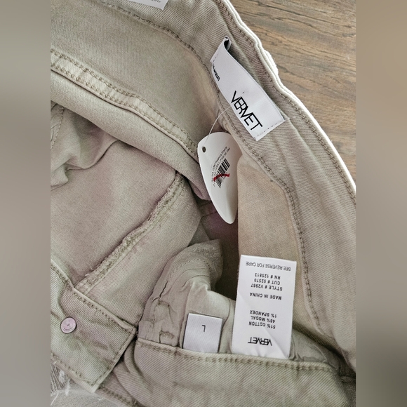 NWT Vervet High Waisted Gray Denim Jean Shorts size large L distressed Rebecca - Picture 2 of 5